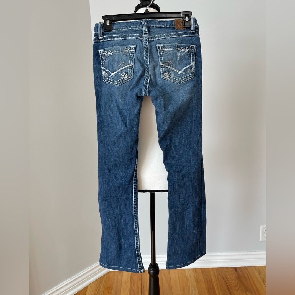 Bke Lexi Flare Boot Jean In A Size 26 White Stitc… - image 2